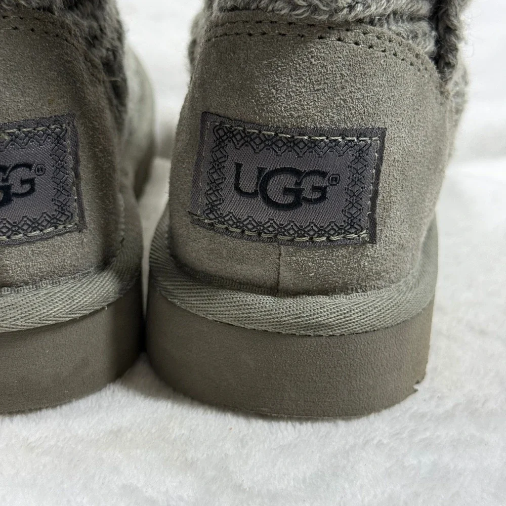 UGG Australia Cardy Grey‎ Knit Button Boots S/N 5649 Kids Size 2 Mens 2